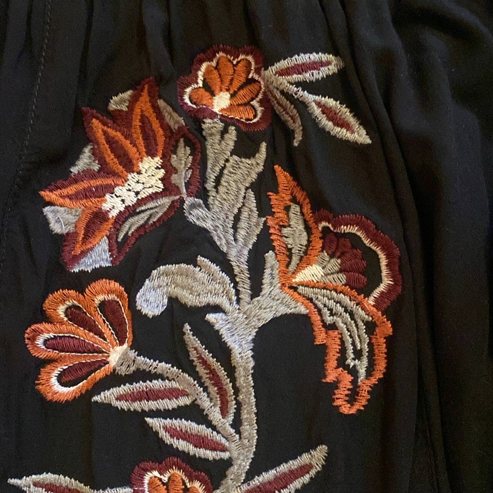Solitaire boho embroidered top Sz1X, wear off shoulder, embroidered bell sleeves - Picture 6 of 7